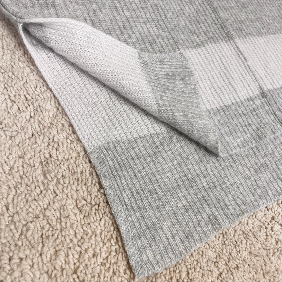 LINE Knitwear 100% Cashmere Striped V-neck Sweater With Split Hem - Picture 6 of 14